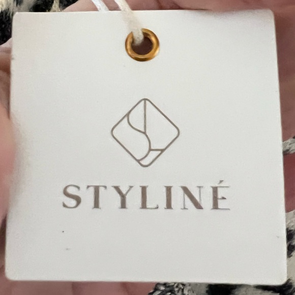 Leopard 🐆 Print Poncho One Size Fits Most NWT - Picture 8 of 11